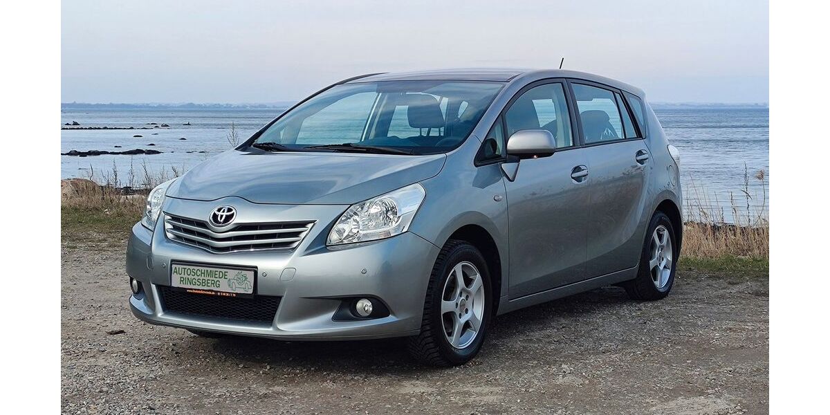 Toyota Verso 92.000 km 8.900 &euro; Schleswig-Holstein - Ringsberg 24977
