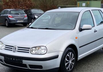 VW Golf 184.000 km 2.390 &euro; Bilschau 24988