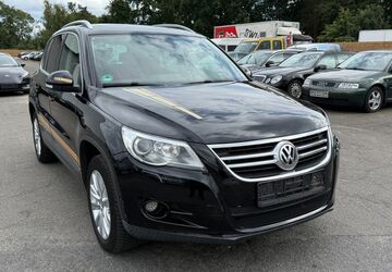 VW Tiguan 129.245 km 8.300 &euro; Rendsburg ja 24768