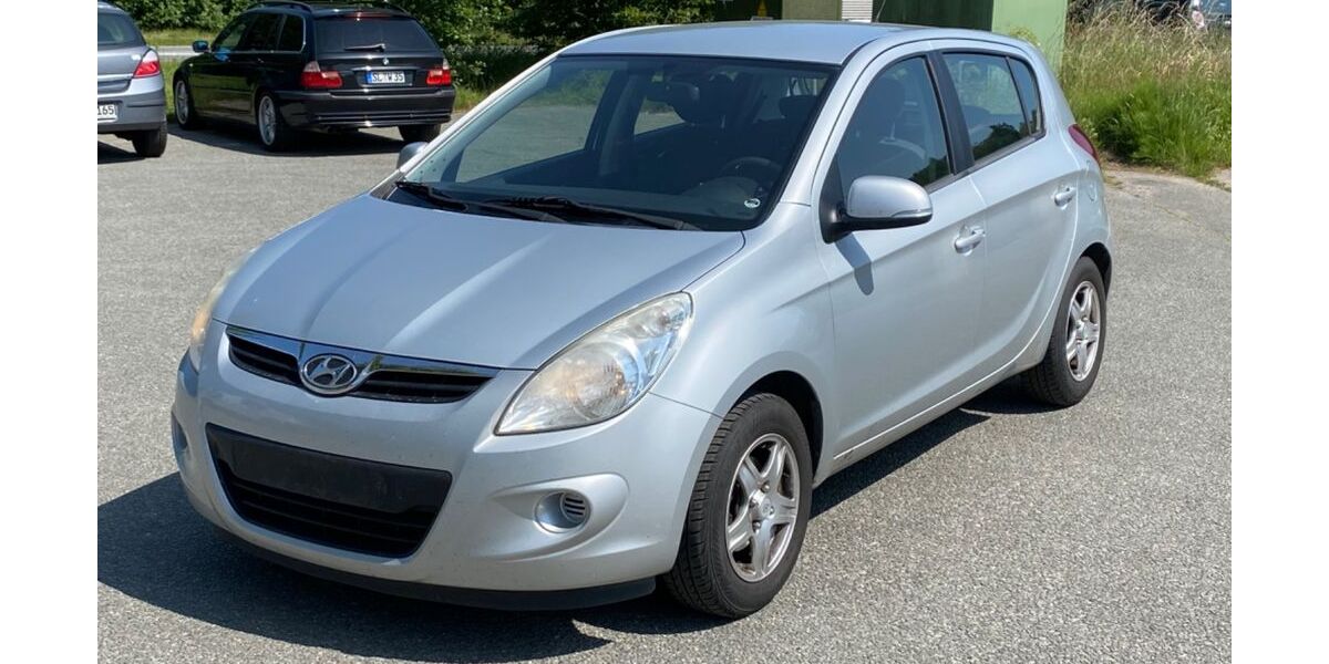 Hyundai i20 220.000 km 2.850 &euro; Bilschau 24988