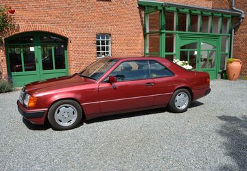 Mercedes-Benz 230 82.794 km 17.900 &euro; Steinbergkirche 24972