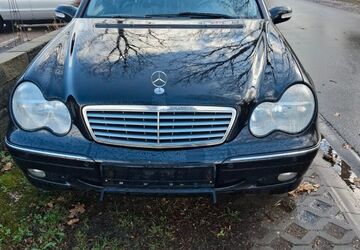 Mercedes-Benz C 200 298.000 km 900 &euro; Hollingstedt 24876