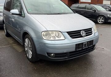 VW Touran 220.000 km 4.480 &euro; Rendsburg 24768