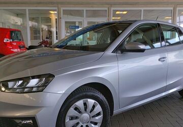 Skoda Fabia 16.176 km 19.950 &euro; Steinbergkirche 24972