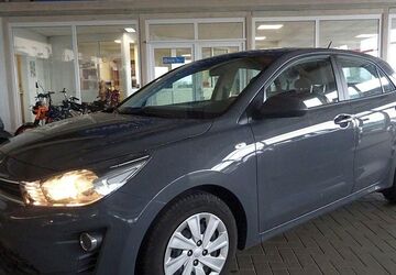 Kia Rio 22.762 km 17.850 &euro; Steinbergkirche 24972