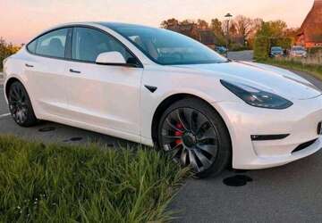 Tesla Model 3 144.500 km 28.450 &euro; Damp (Thumby) 24351