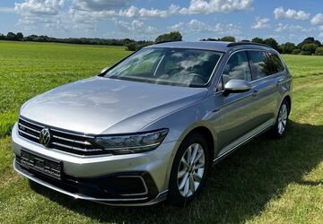 VW Passat Variant 69.200 km 21.900 &euro; Schleswig 24837